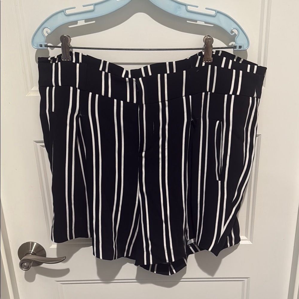 Torrid 12 Monochrome Striped Shorts